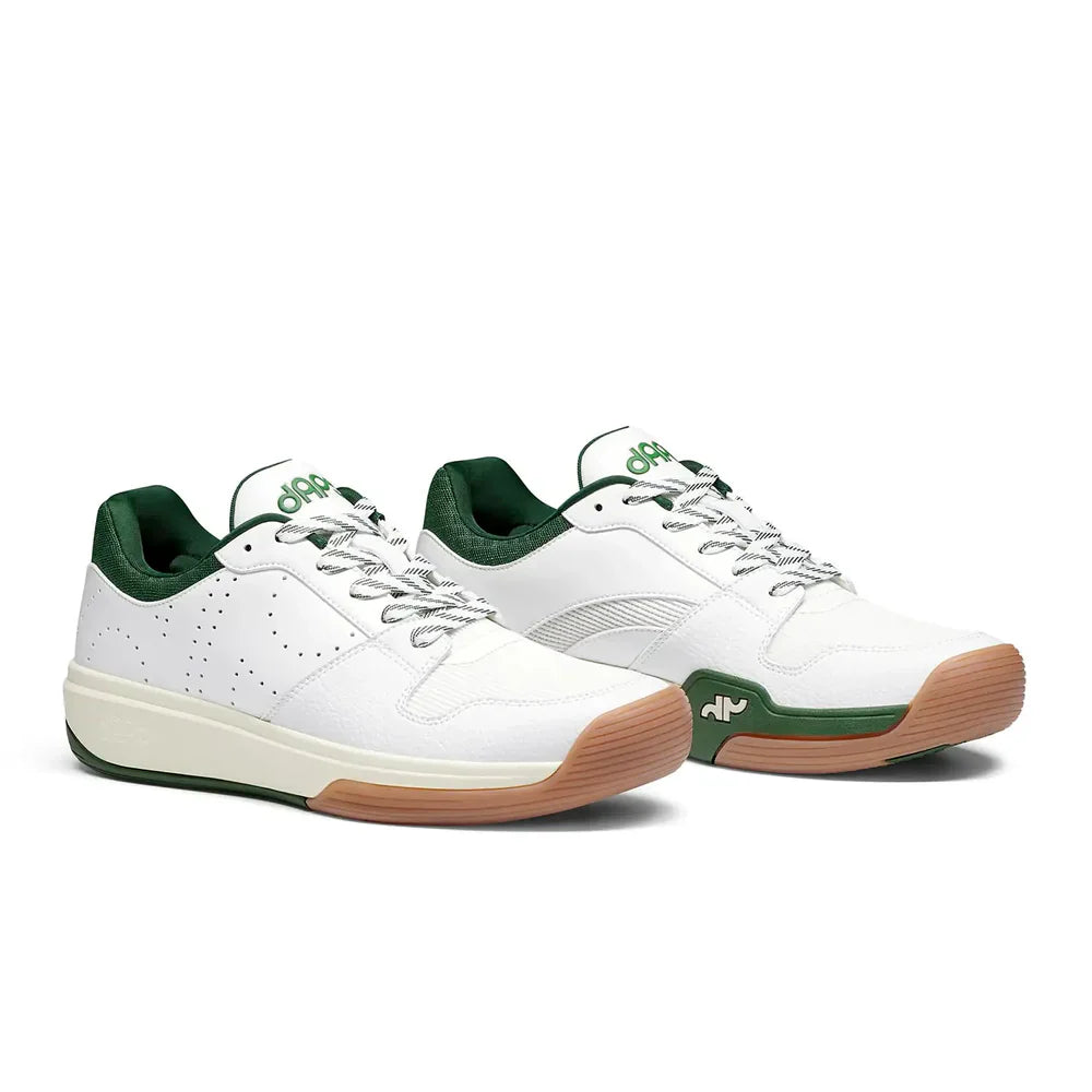 Side view of DAPS DESI Low Men’s pickleball shoes – green and white colorway engineered for speed, balance, and lateral support.